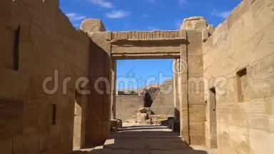 麦地那哈布寺。 埃及，卢克索。 马代内哈布拉米斯三世太平庙是一个重要的新王国
